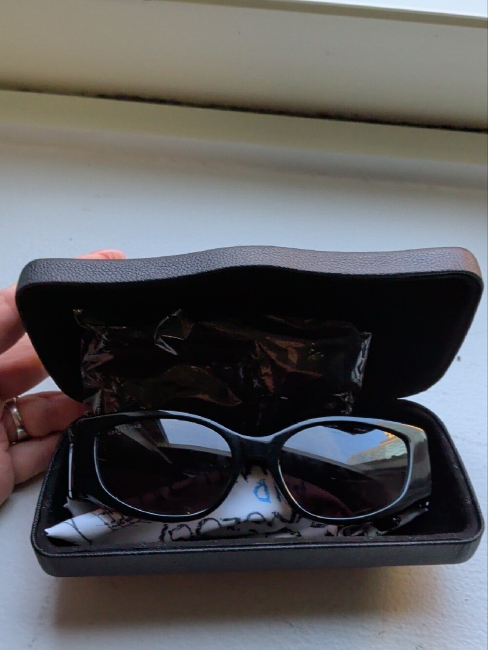 Like New In Case Balenciaga Logo Sunglasses With Wiping Clothes - Picture 11 of 11